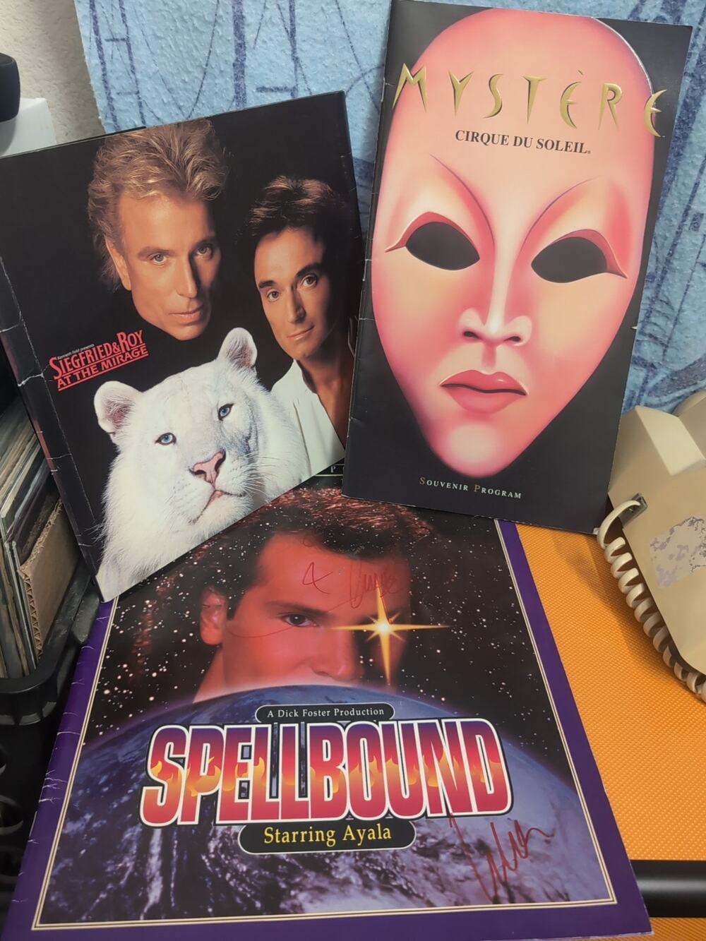 Sieg Roy Cirque Mystere Ayala Illusionist Auto Souvenir Program Lot Spellbound